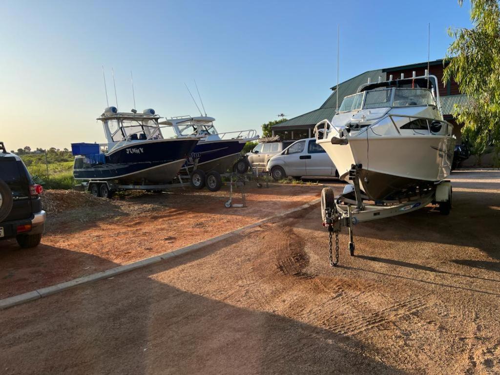 The Ningaloo Breeze Villa 5 Exmouth Exterior foto